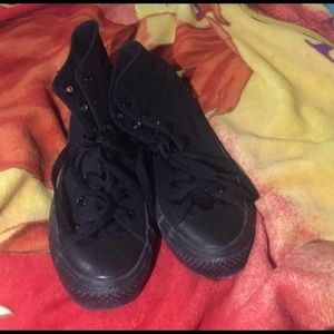 Black converse
